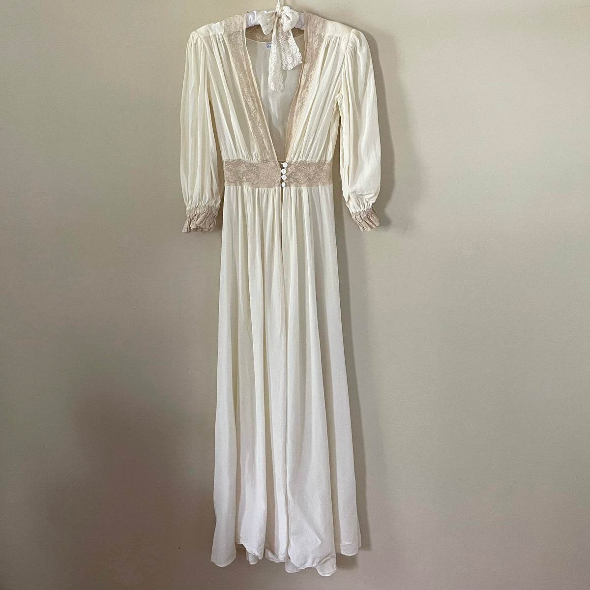 VINTAGE 40'S LACE ROBE DRESSING GOWN SANFT VINTAGE 40'S LACE ROBE DRESSING GOWN SANFT
