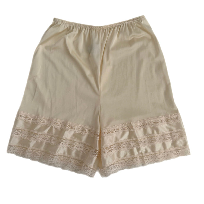 VINTAGE SATIN LACE SHORTS