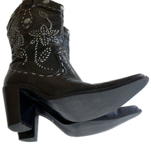 VINTAGE SILVER AND BLACK FLORAL COWBOY BOOTS