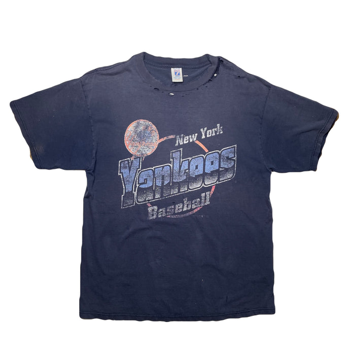VINTAGE DISTRESSED YANKEES TEE
